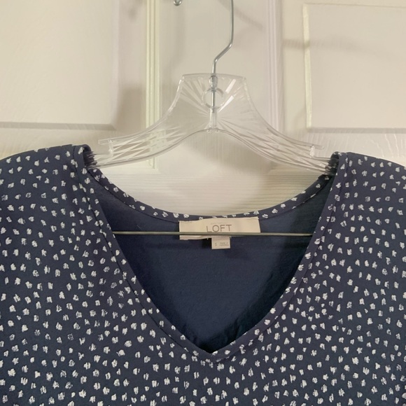 Loft Blue/White Spot Print V Neck Blouse size Small - Picture 3 of 7